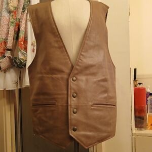 WILSONS The Leather Experts.‎ Sz.M